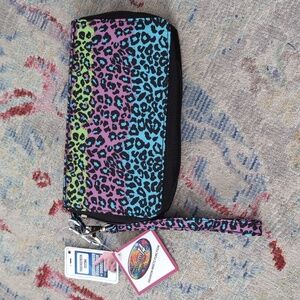 BNWT touch screen friendly wristlet wallet
